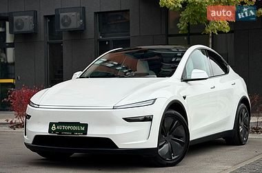 Внедорожник / Кроссовер Tesla Model Y 2025 в Киеве