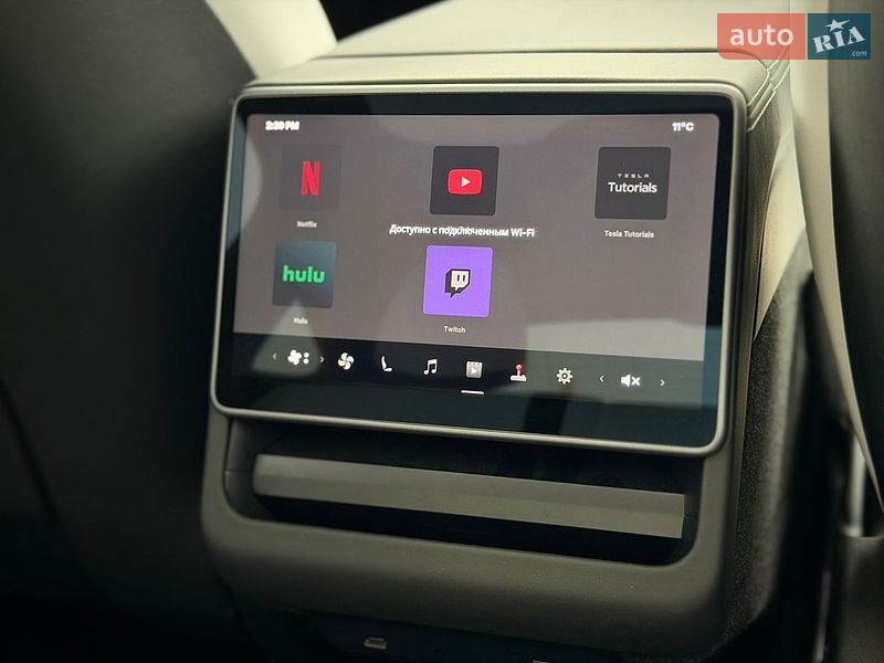 Внедорожник / Кроссовер Tesla Model Y 2025 в Киеве