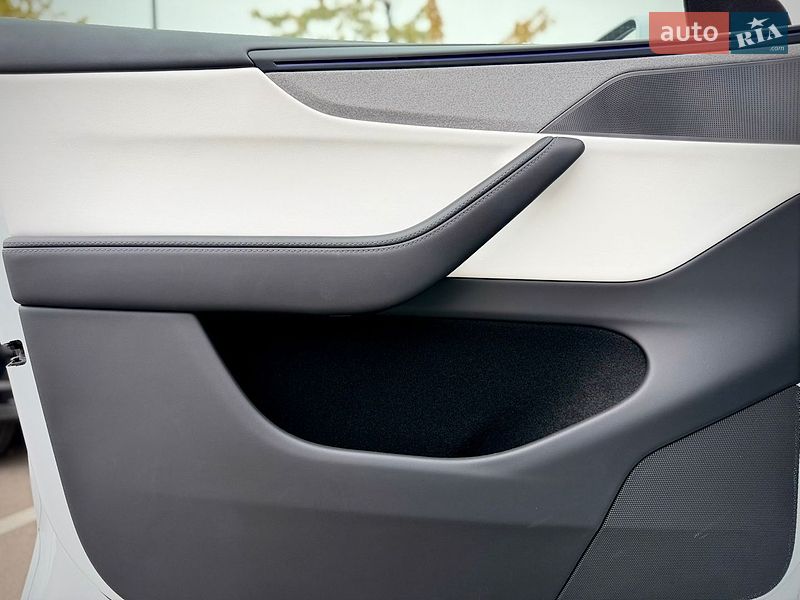 Внедорожник / Кроссовер Tesla Model Y 2025 в Киеве