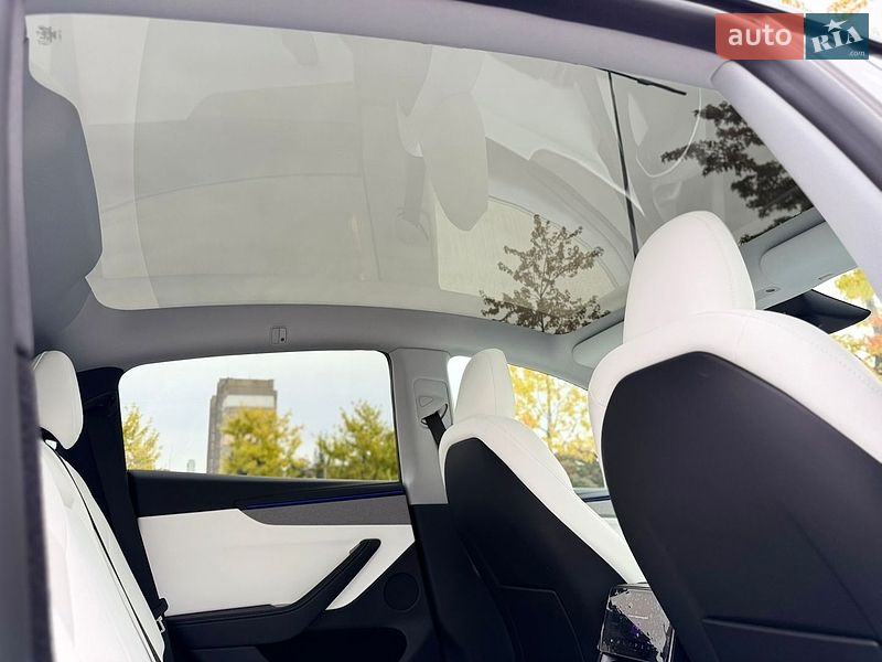 Внедорожник / Кроссовер Tesla Model Y 2025 в Киеве