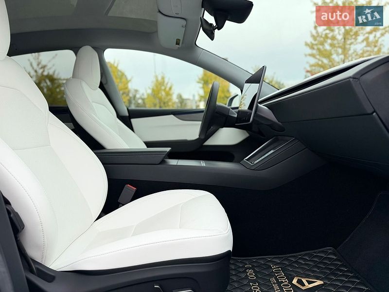 Внедорожник / Кроссовер Tesla Model Y 2025 в Киеве