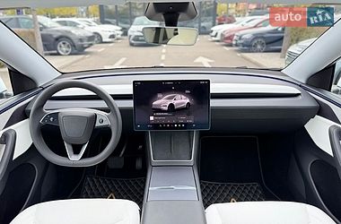 Внедорожник / Кроссовер Tesla Model Y 2025 в Киеве