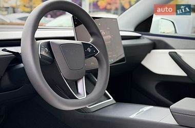 Внедорожник / Кроссовер Tesla Model Y 2025 в Киеве