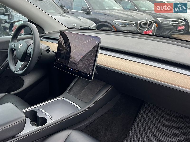 Внедорожник / Кроссовер Tesla Model Y 2021 в Полтаве