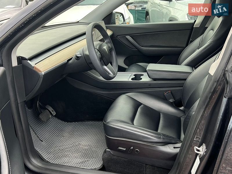 Внедорожник / Кроссовер Tesla Model Y 2021 в Полтаве