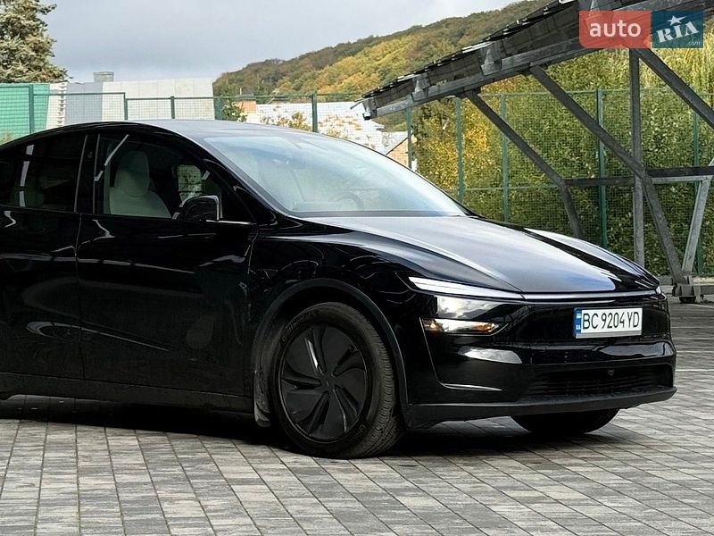 Позашляховик / Кросовер Tesla Model Y 2025 в Львові