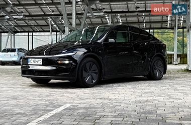 Позашляховик / Кросовер Tesla Model Y 2025 в Львові
