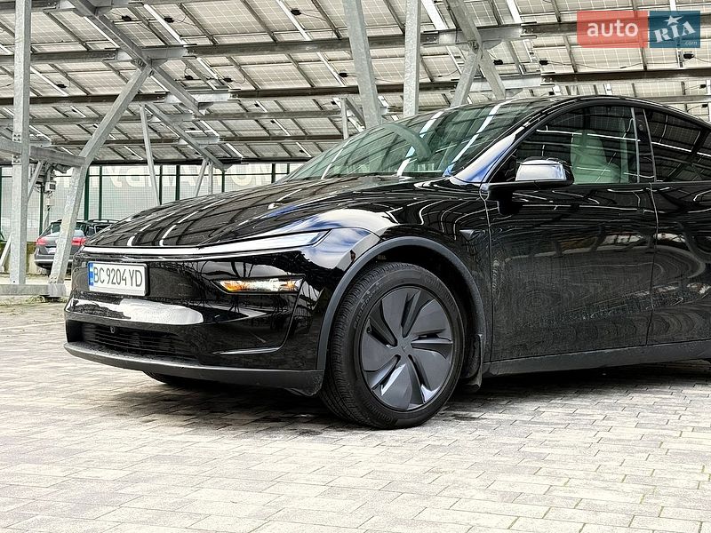 Позашляховик / Кросовер Tesla Model Y 2025 в Львові