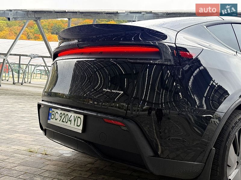 Позашляховик / Кросовер Tesla Model Y 2025 в Львові