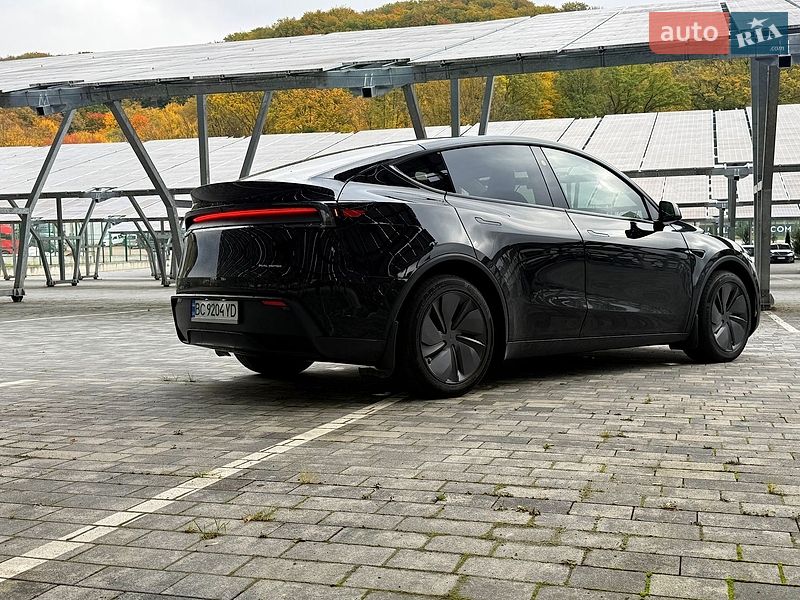 Позашляховик / Кросовер Tesla Model Y 2025 в Львові