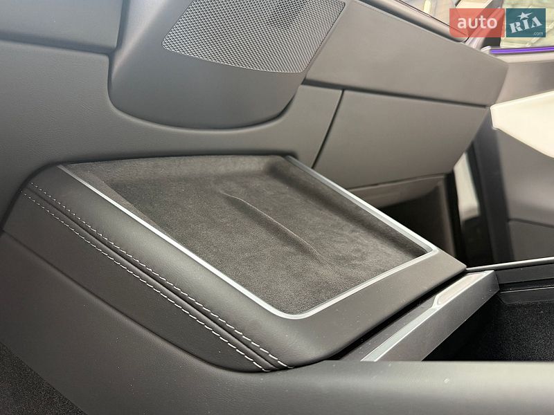 Позашляховик / Кросовер Tesla Model Y 2025 в Львові