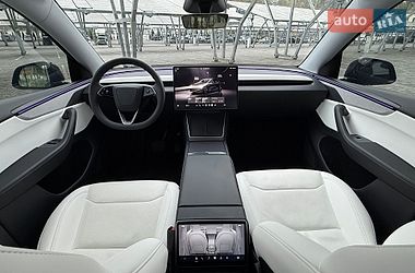 Позашляховик / Кросовер Tesla Model Y 2025 в Львові