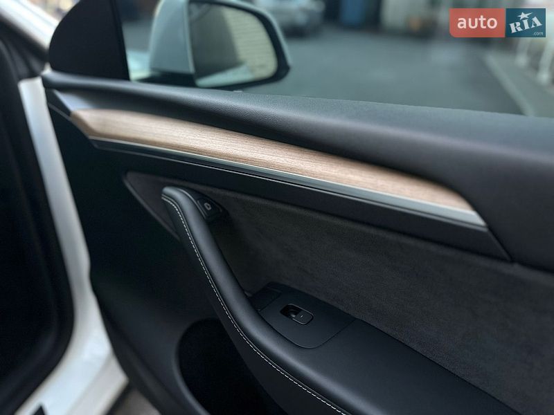 Внедорожник / Кроссовер Tesla Model Y 2022 в Виннице