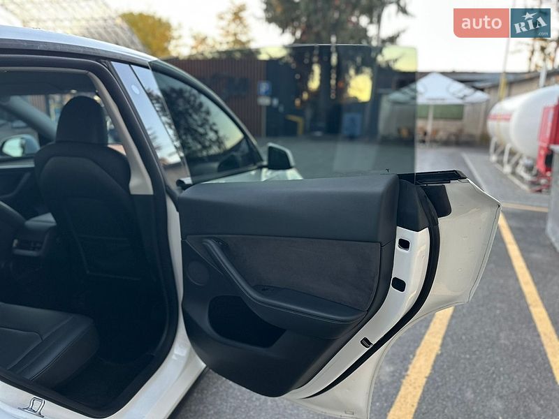 Внедорожник / Кроссовер Tesla Model Y 2022 в Виннице