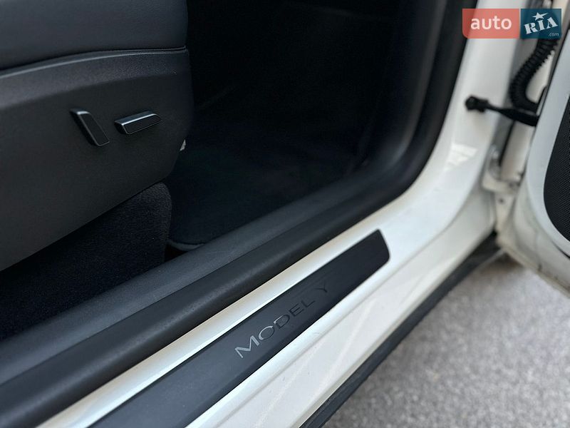 Внедорожник / Кроссовер Tesla Model Y 2022 в Виннице