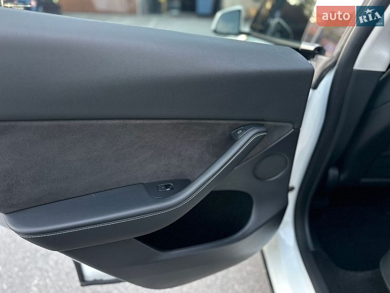 Внедорожник / Кроссовер Tesla Model Y 2022 в Виннице