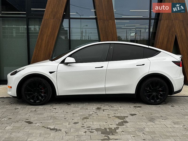 Внедорожник / Кроссовер Tesla Model Y 2020 в Луцке