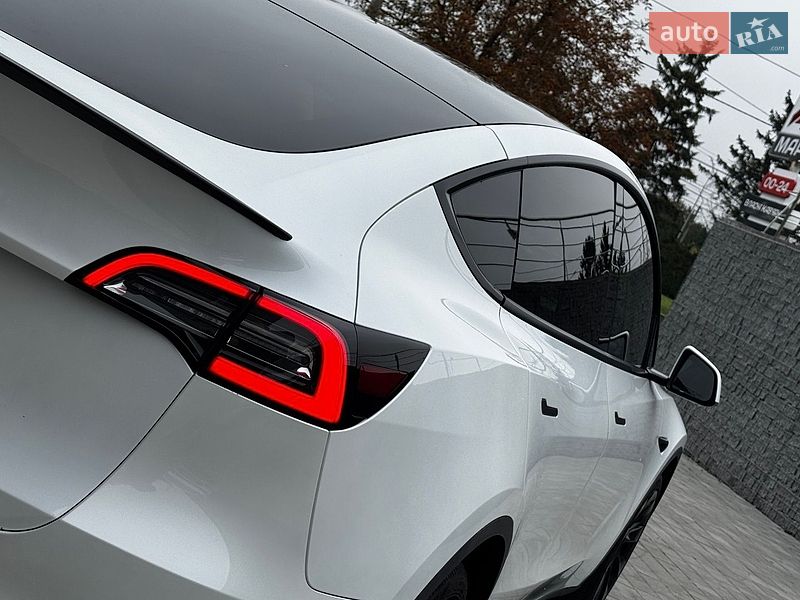 Внедорожник / Кроссовер Tesla Model Y 2020 в Луцке