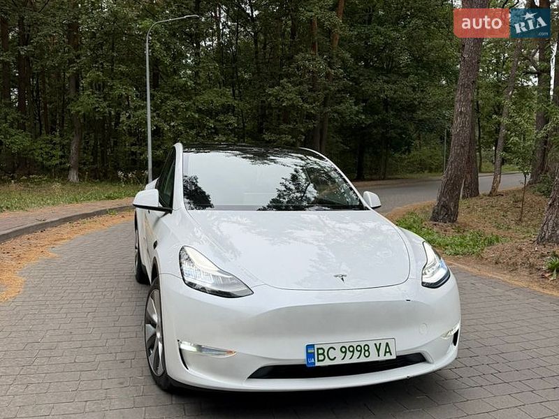 Tesla Model Y 2023