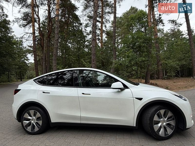 Позашляховик / Кросовер Tesla Model Y 2023 в Львові фото 7 Позашляховик / Кросовер Tesla Model Y 2023 в Львові