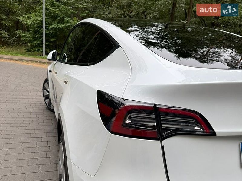 Позашляховик / Кросовер Tesla Model Y 2023 в Львові фото 12 Позашляховик / Кросовер Tesla Model Y 2023 в Львові
