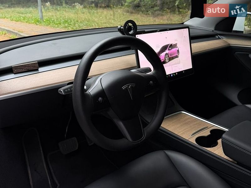 Позашляховик / Кросовер Tesla Model Y 2023 в Львові фото 27 Позашляховик / Кросовер Tesla Model Y 2023 в Львові