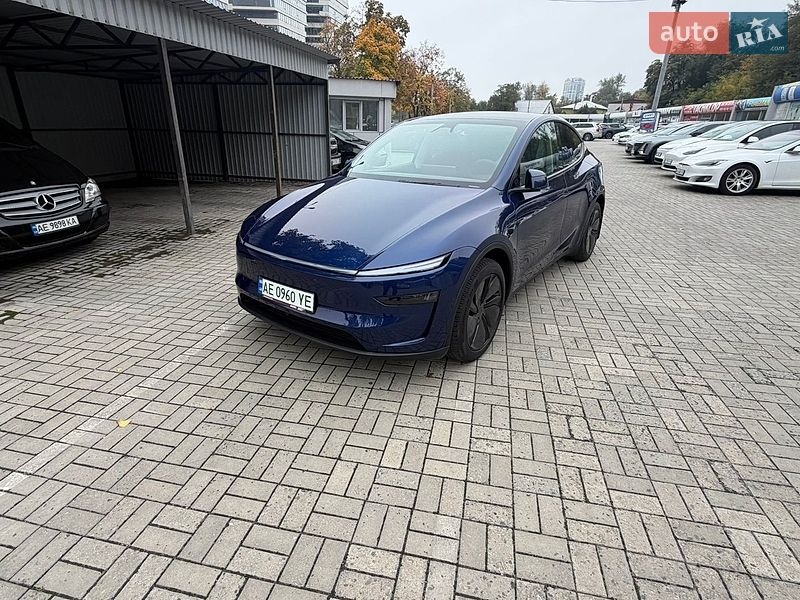 Внедорожник / Кроссовер Tesla Model Y 2025 в Днепре
