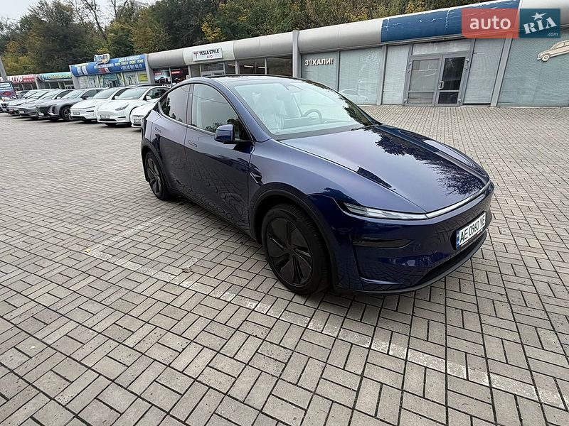 Внедорожник / Кроссовер Tesla Model Y 2025 в Днепре