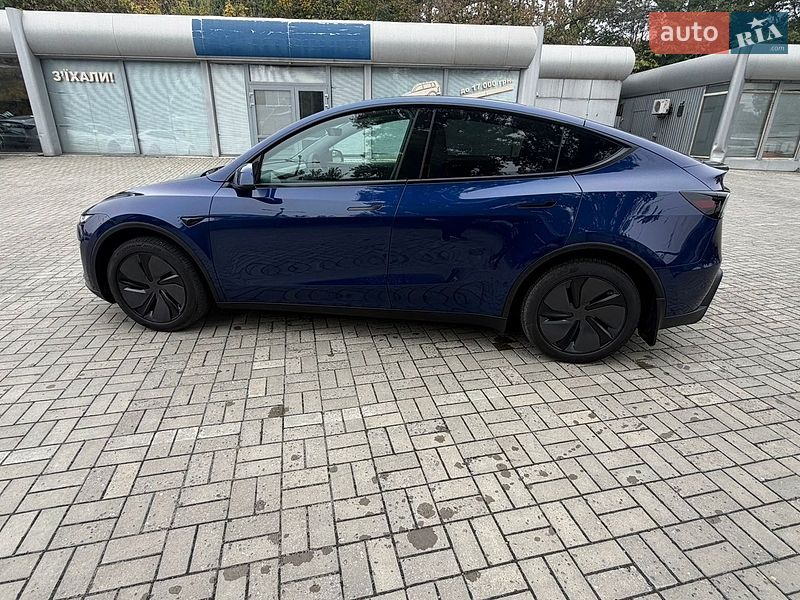 Внедорожник / Кроссовер Tesla Model Y 2025 в Днепре