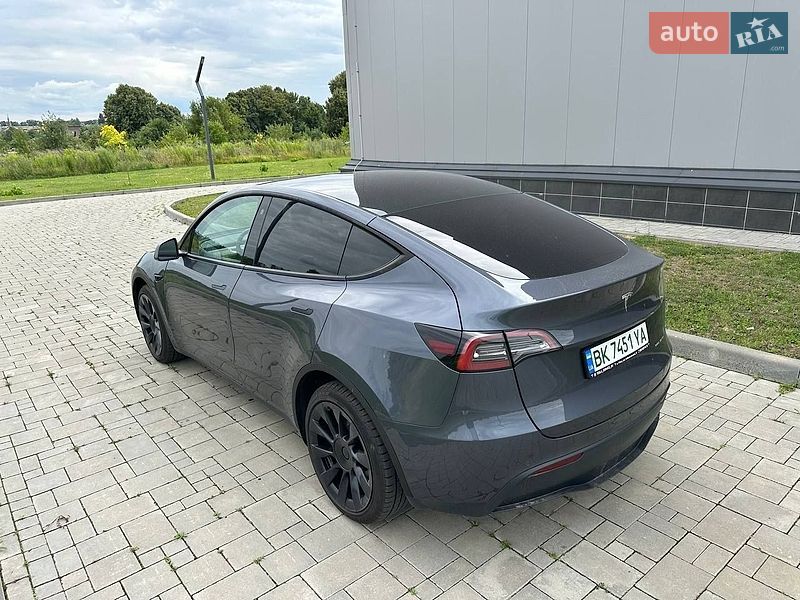 Внедорожник / Кроссовер Tesla Model Y 2022 в Ровно