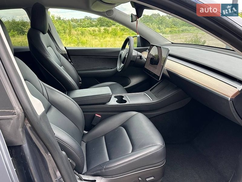 Внедорожник / Кроссовер Tesla Model Y 2022 в Ровно