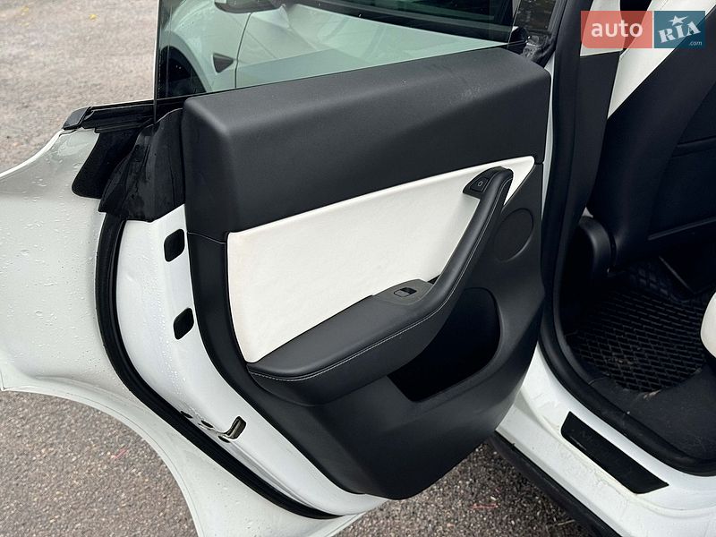 Внедорожник / Кроссовер Tesla Model Y 2022 в Виннице