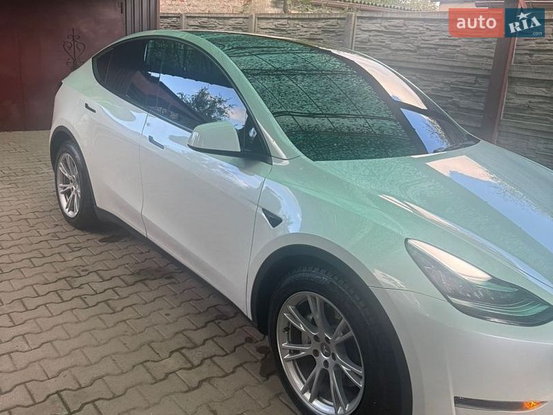Внедорожник / Кроссовер Tesla Model Y 2023 в Полтаве
