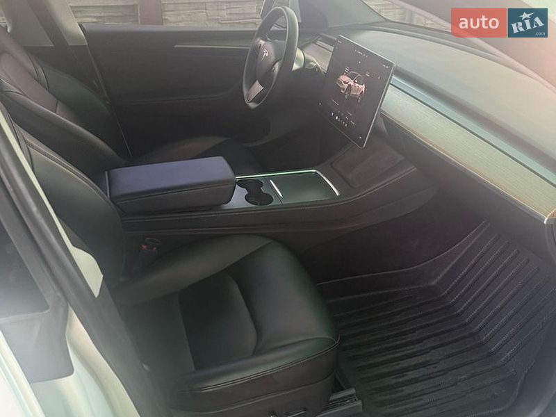 Внедорожник / Кроссовер Tesla Model Y 2023 в Полтаве