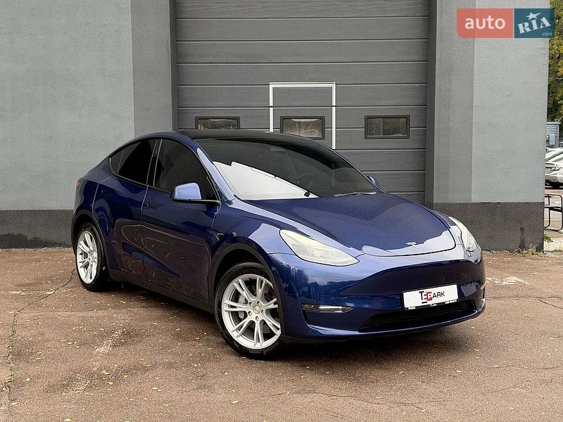Tesla Model Y 2023