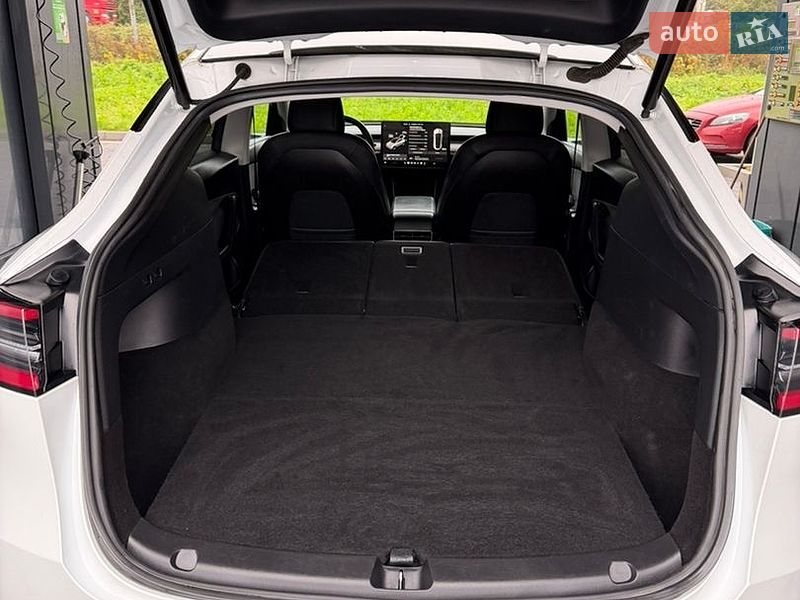 Позашляховик / Кросовер Tesla Model Y 2020 в Львові