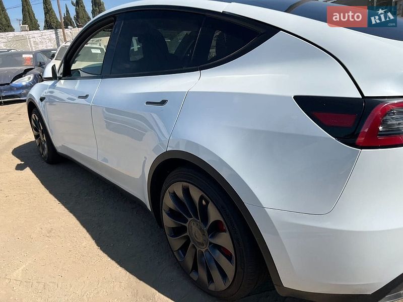 Позашляховик / Кросовер Tesla Model Y 2024 в Одесі