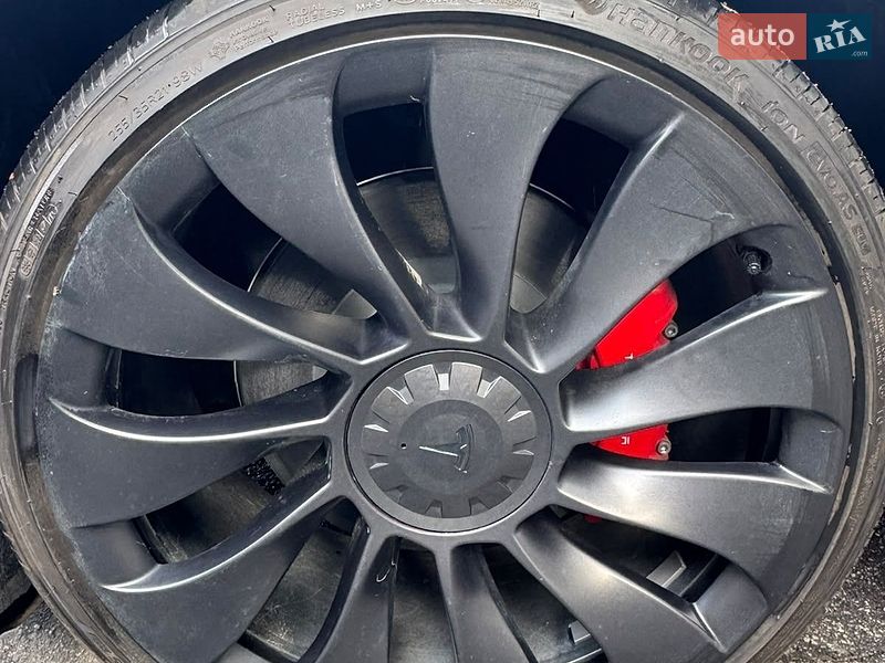 Позашляховик / Кросовер Tesla Model Y 2024 в Одесі