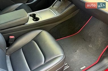 Внедорожник / Кроссовер Tesla Model Y 2022 в Киеве