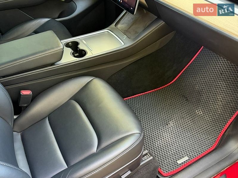 Внедорожник / Кроссовер Tesla Model Y 2022 в Киеве