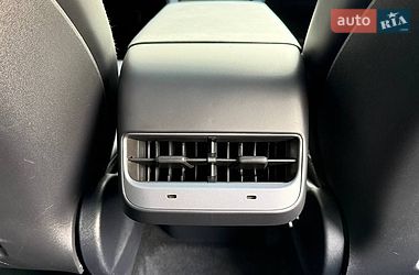 Внедорожник / Кроссовер Tesla Model Y 2023 в Киеве