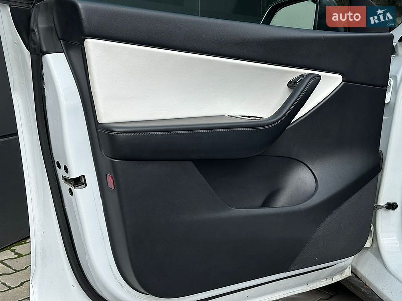 Внедорожник / Кроссовер Tesla Model Y 2020 в Одессе
