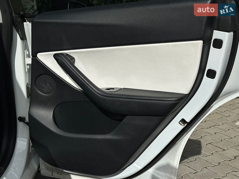 Внедорожник / Кроссовер Tesla Model Y 2020 в Одессе