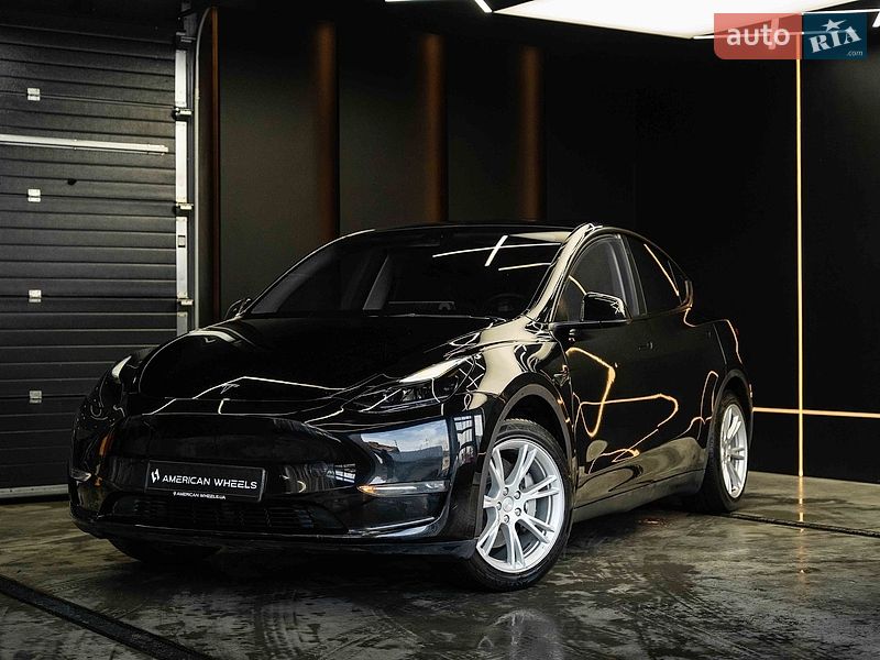 Tesla Model Y 2023