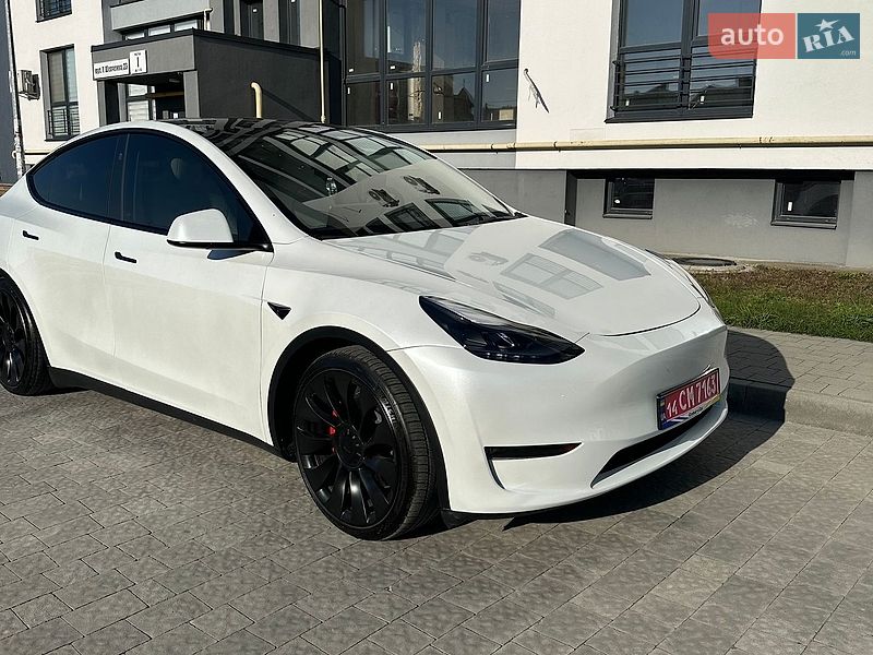 Позашляховик / Кросовер Tesla Model Y 2023 в Львові