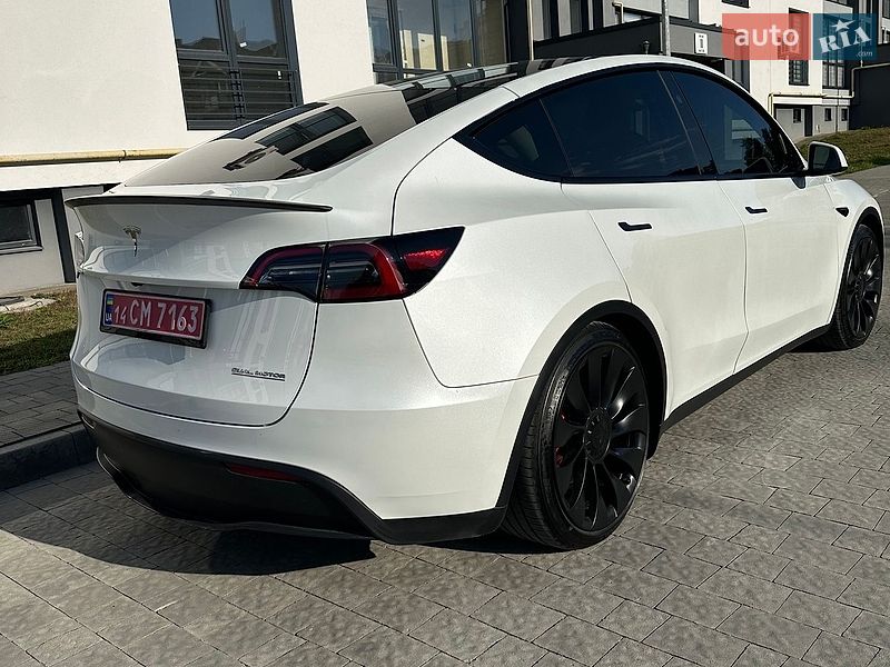 Позашляховик / Кросовер Tesla Model Y 2023 в Львові