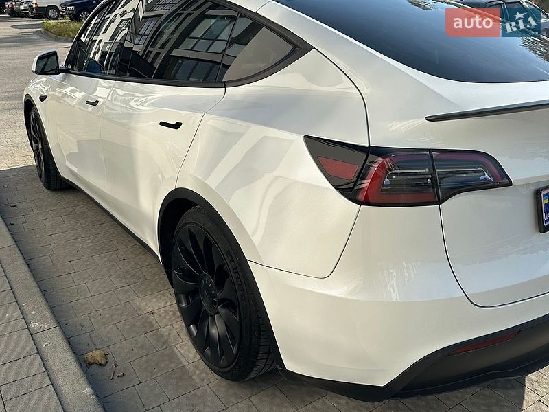 Позашляховик / Кросовер Tesla Model Y 2023 в Львові