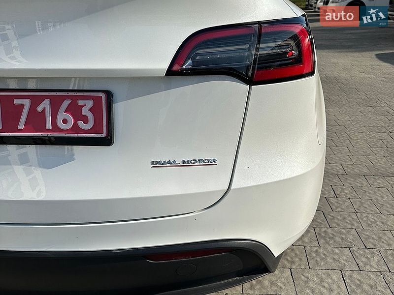 Позашляховик / Кросовер Tesla Model Y 2023 в Львові