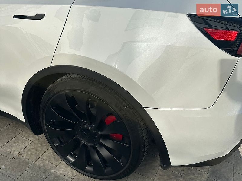 Позашляховик / Кросовер Tesla Model Y 2023 в Львові