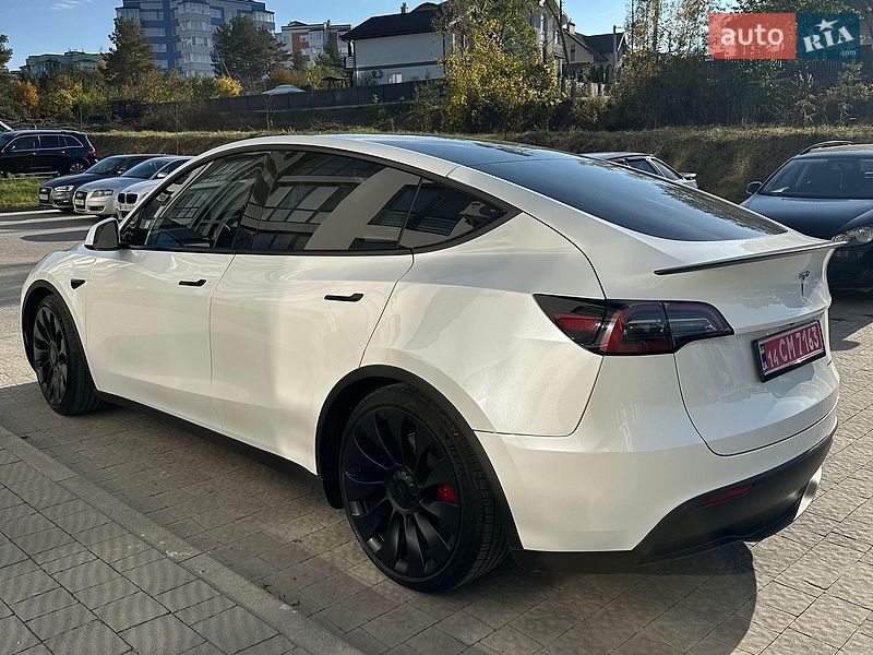 Позашляховик / Кросовер Tesla Model Y 2023 в Львові